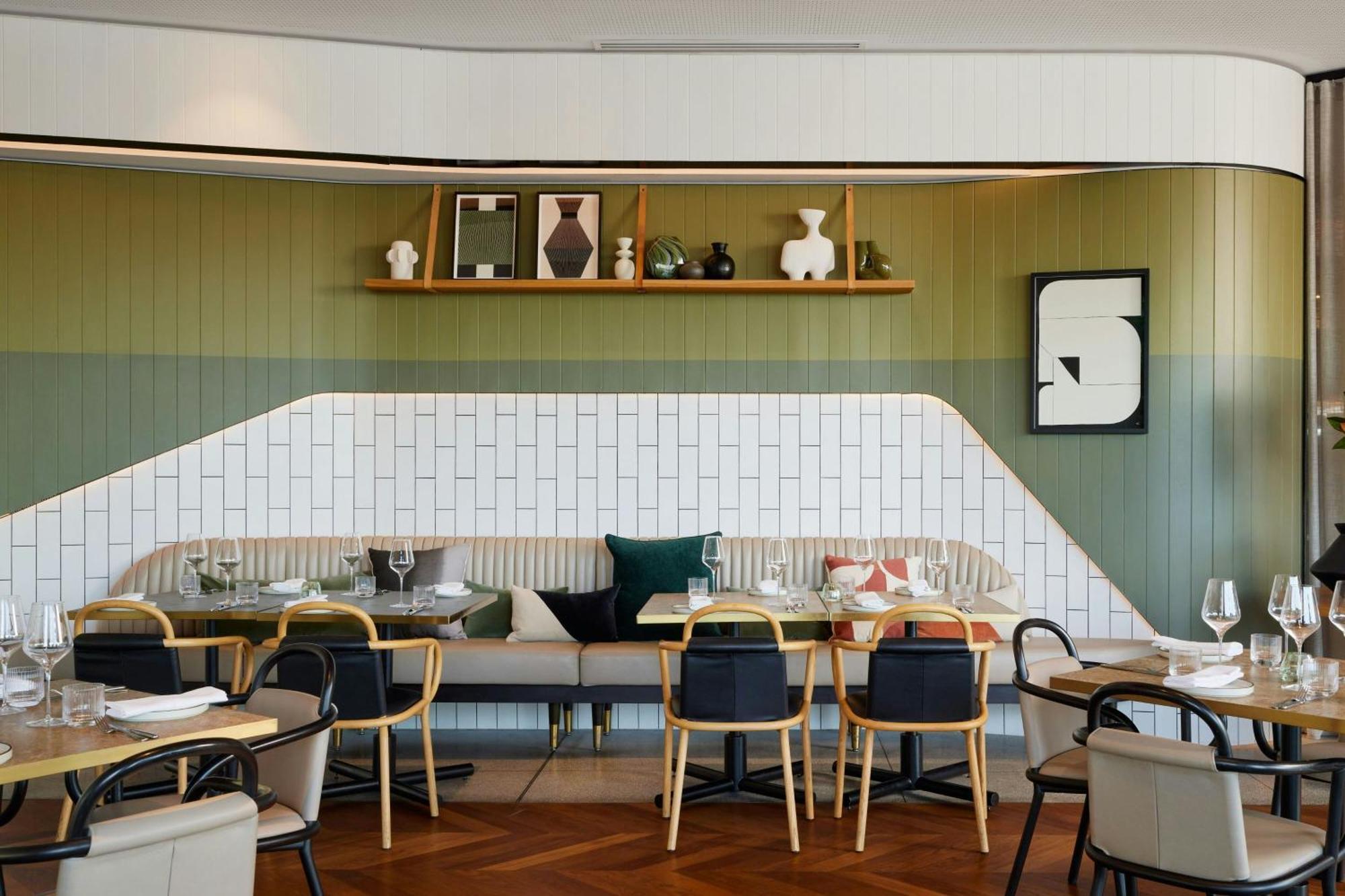 Отель W Брисбен Экстерьер фото Restaurant interior